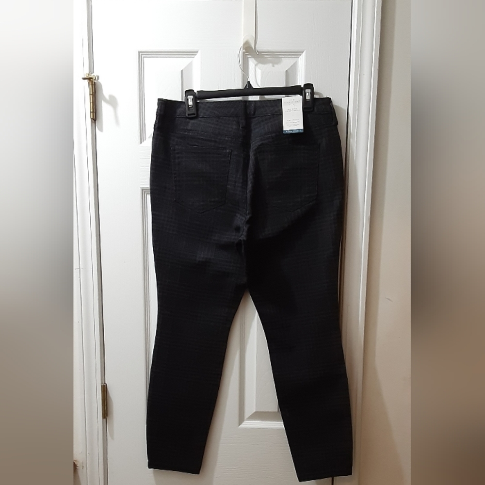 đ„FINAL MARKDOWNđ„MID RISE SKINNY ANKLE - Picture 3 of 3